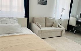Studio-Apartment mit Balkon